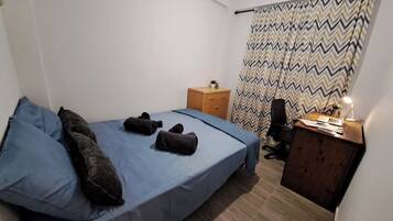 2 bedrooms, iron/ironing board, WiFi, bed sheets