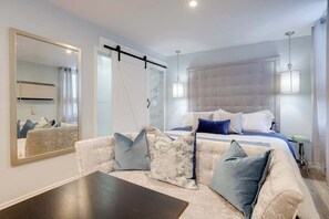 Iron/ironing board, WiFi, bed sheets