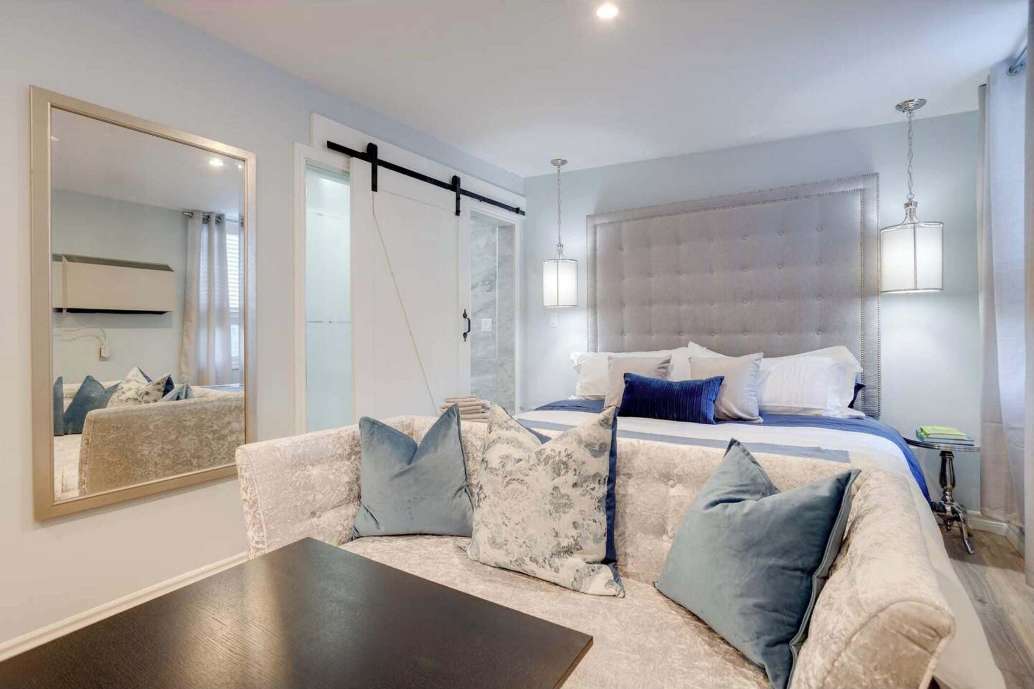 Silitysrauta/-lauta, Wi-Fi, vuodevaatteet