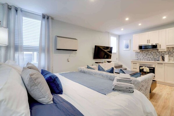 Iron/ironing board, WiFi, bed sheets