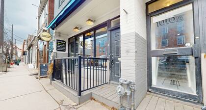 Casa Hotel: Elegant 2BR Suite in Leslieville