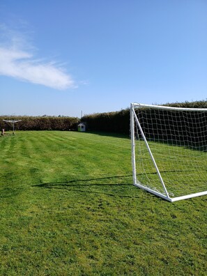 Sport court - Spacious farmhouse set in countryside with far reaching views on a working farm. (Holsworthy)