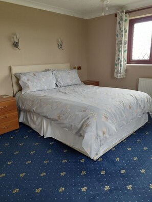 4 Schlafzimmer, Bügeleisen/Bügelbrett, Reisekinderbett, kostenloses WLAN