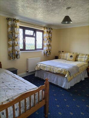 4 bedrooms, iron/ironing board, travel cot, free WiFi