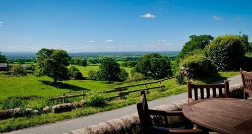Stylish one bedroom garden suite