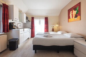 1 bedroom, WiFi, bed sheets