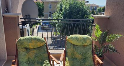 Charming 2-bedroom villa with AC, WiFi in Burgas Area near beaches & airport