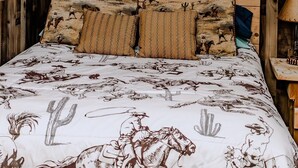 1 غرفة نوم ومكواة/لوح كي وواي فاي مجانًا وملاءات أسرّة