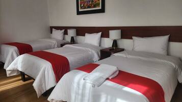 Comfort Triple Room | Desk, laptop workspace, free WiFi