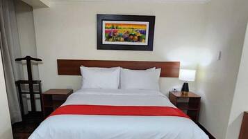 Comfort Double Bed | Skrivebord, skrivebord for bærbar PC og wi-fi (inkludert)