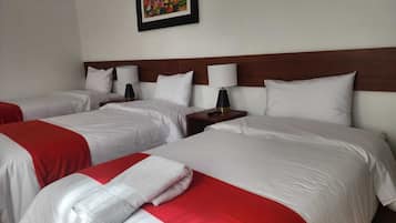 Comfort Triple Room | Desk, laptop workspace, free WiFi