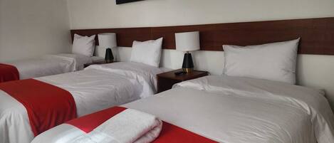Comfort Triple Room | Desk, laptop workspace, free WiFi