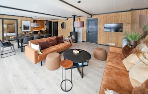 Smart TV, fireplace - 3 bedroom awesome apartment in Rjukan (Rjukan)