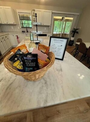 Dining - Sunset Cove Lake House Lake Front with Dock Basketball Kayak Wine (Bumpass)