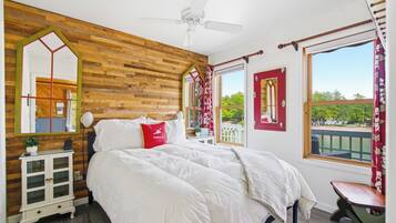 2 bedrooms, iron/ironing board, travel crib, WiFi (free)