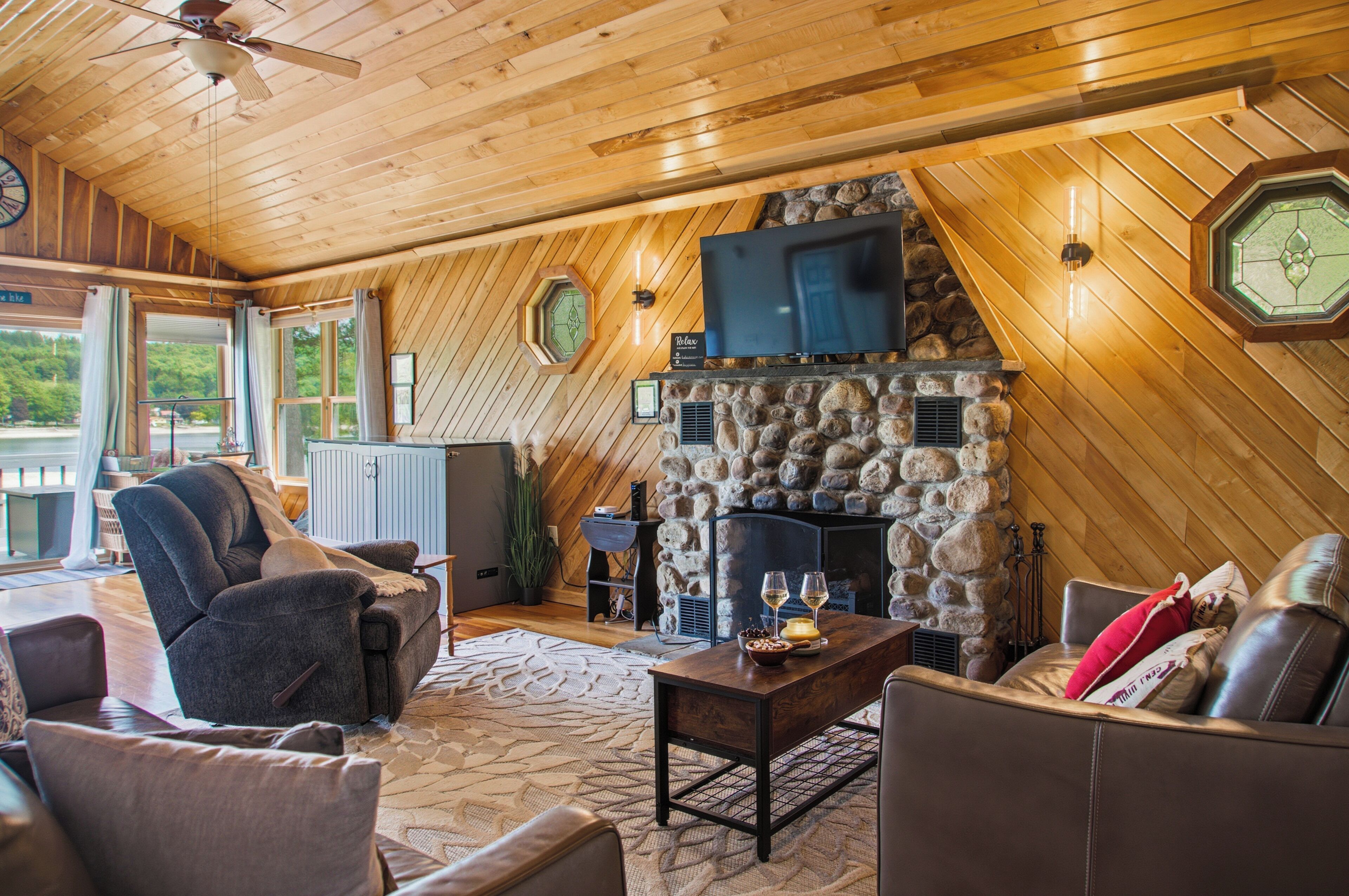 Smart TV, fireplace, books