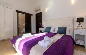 5 bedrooms, free WiFi, bed sheets