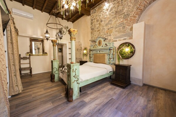 4 habitaciones, tabla de planchar con plancha y wifi 