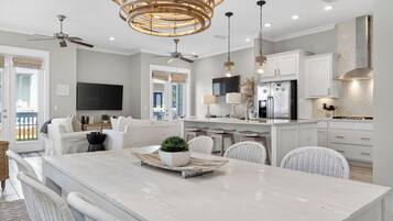 House (3 Bedrooms) | Interior