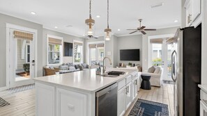 House (3 Bedrooms) | Interior