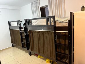 2 bedrooms, in-room safe, desk, iron/ironing board