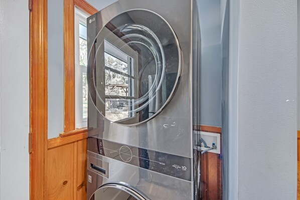 Interior - Comfortable Home In East Point (East Point)