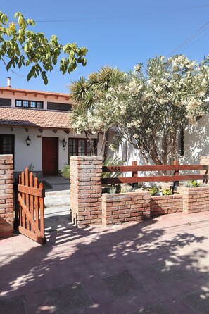 Exterior - Colonial upscale maison close to vineyards (Luján de Cuyo)