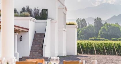 Colonial upscale maison close to vineyards