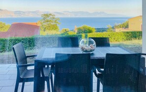 Outdoor dining - Cozy apartment in San Giovanni a Piro (San Giovanni a Piro)