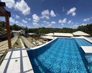 泳池