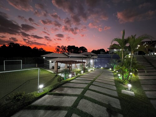 House with Gated Community, Swimming Pool and Nature View, Ibiuna 