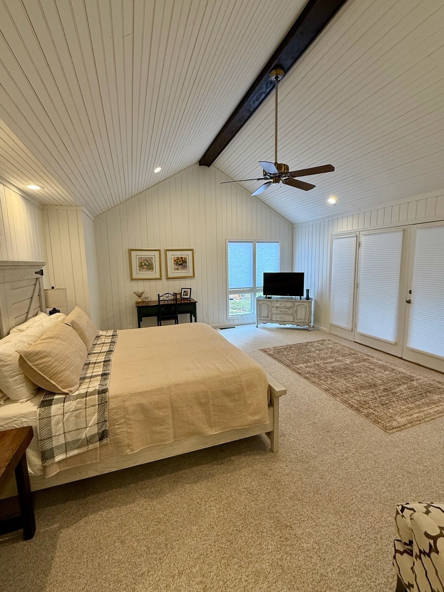 4 chambres, fer et planche à repasser, Wi-Fi, draps fournis