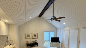 Unclassified image, 5 of 44, button - Green Acres – Your lakefront place to be! (Lakemont)