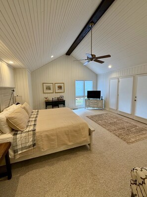 4 slaapkamers, een strijkplank/strijkijzer, wifi, beddengoed