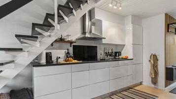 Réfrigérateur, plaque de cuisson, lave-vaisselle, cafetiÚre/bouilloire