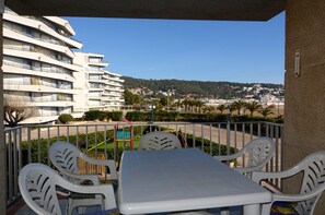 Apartment | Outdoor dining - Apartment in L'estartit by the Beach (Torroella de Montgrí)