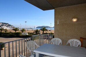 Apartment | Outdoor dining - Apartment in L'estartit by the Beach (Torroella de Montgrí)