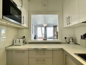 Apartment | Private kitchen - Apartment in Pals Near Platja de Pals Beach (Pals)