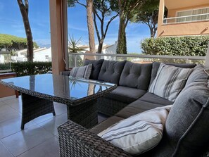 Apartment | Property grounds - Apartment in Pals Near Platja de Pals Beach (Pals)