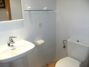 Apartment | Bathroom