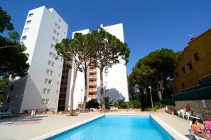Apartment | Pool | Outdoor pool - Apartment in Pals Near Platja de Pals Beach (Pals)