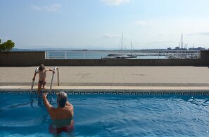 Apartment | Pool | Outdoor pool