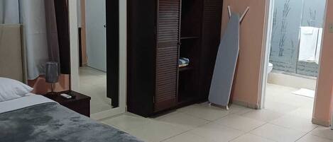 1 makuuhuone, silitysrauta/-lauta, Wi-Fi, vuodevaatteet