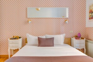 3 habitaciones, tabla de planchar con plancha, wifi y ropa de cama 