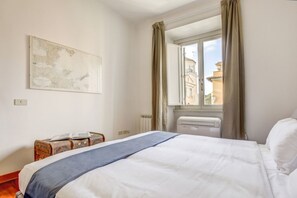 2 slaapkamers, een strijkplank/strijkijzer, wifi, beddengoed