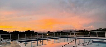 3 Min to the Beach | Comfortable Suite with Pool