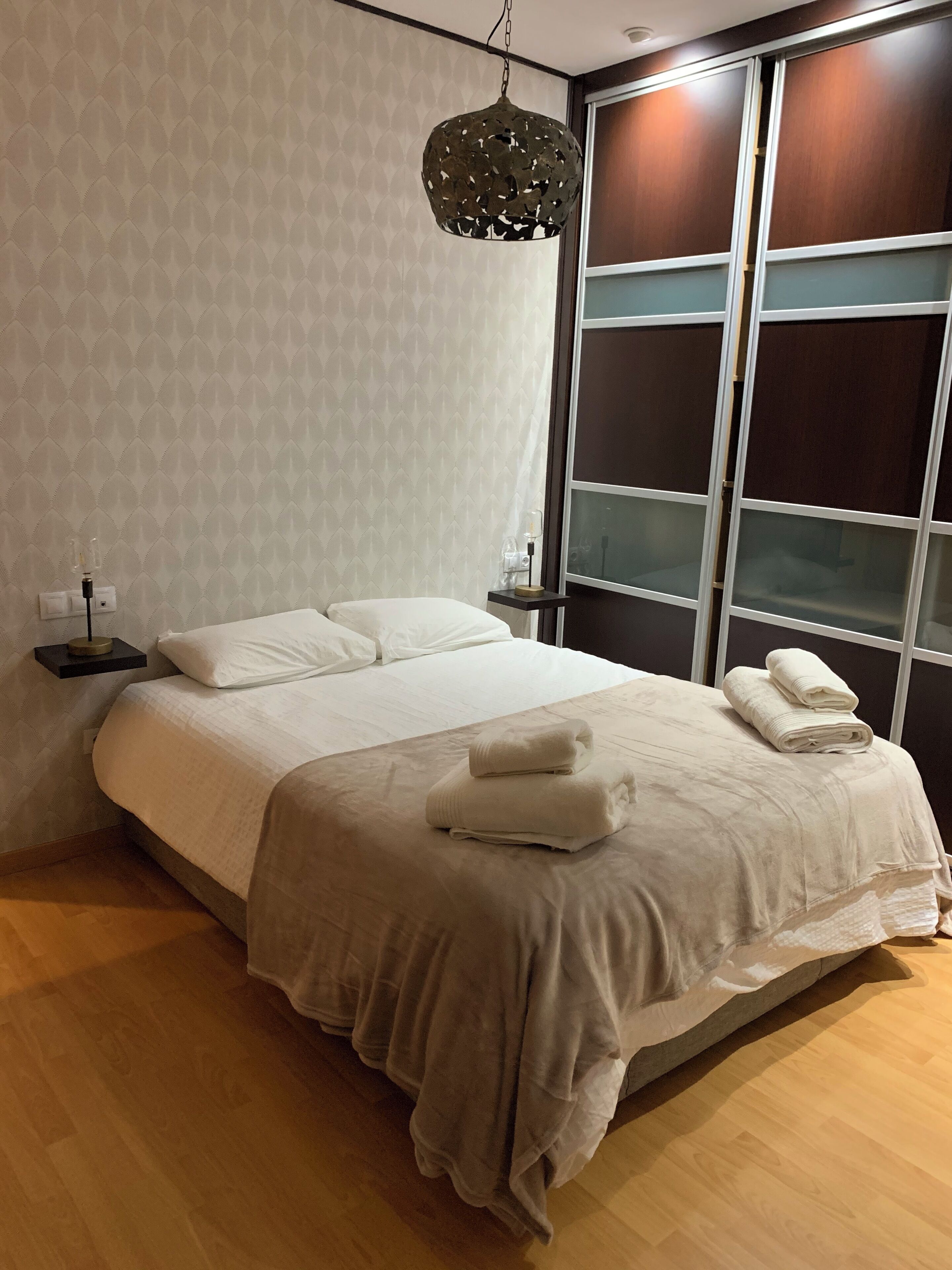 2 chambres, fer et planche à repasser, lit parapluie, Wi-Fi