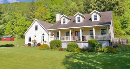 Cozy studio with WiFi in charming Cooperstown