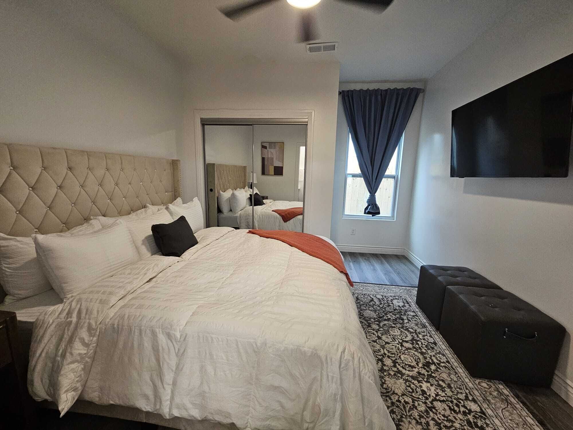 5 chambres, coffre-fort, bureau, fer et planche à repasser