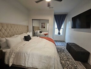 5 soverom, safe på rommet, skrivebord og strykejern/-brett